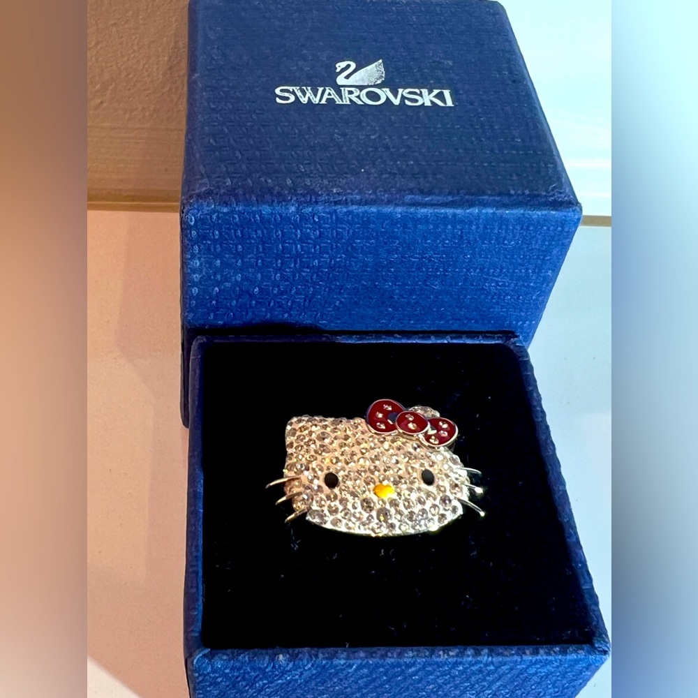 Swarovski authentic ring / Hello Kitty 
Size 58 💎